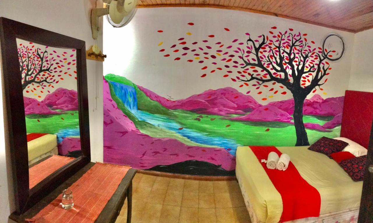 Garden Stone Hostel Puerto Iguazu Exterior photo