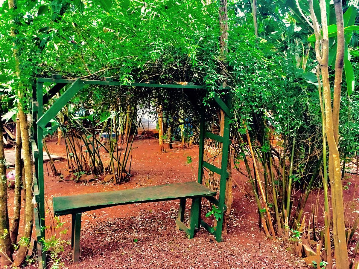 Garden Stone Hostel Puerto Iguazu Exterior photo