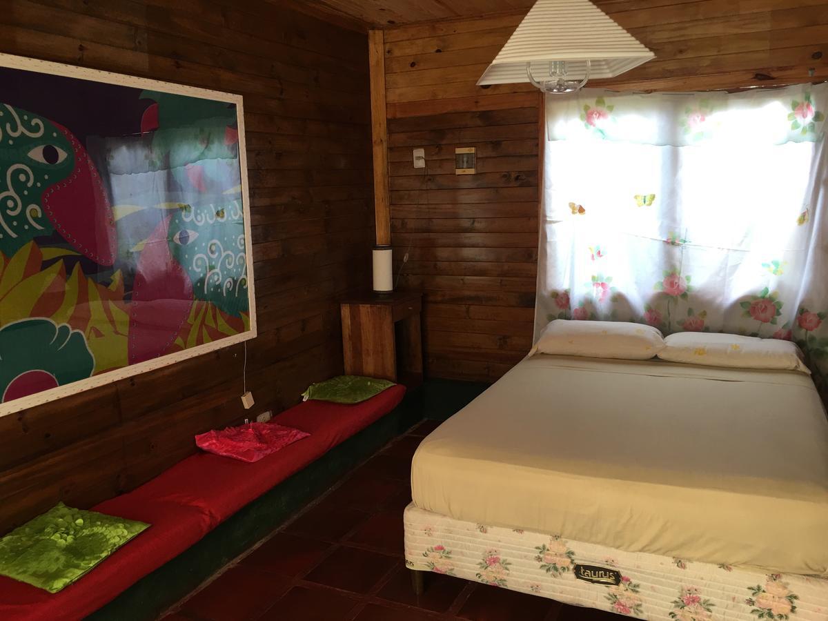 Garden Stone Hostel Puerto Iguazu Exterior photo